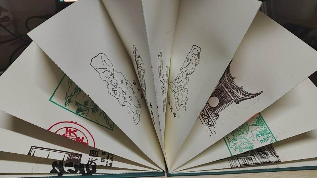 图为瞻园参观纪念盖章  冯浩 供图