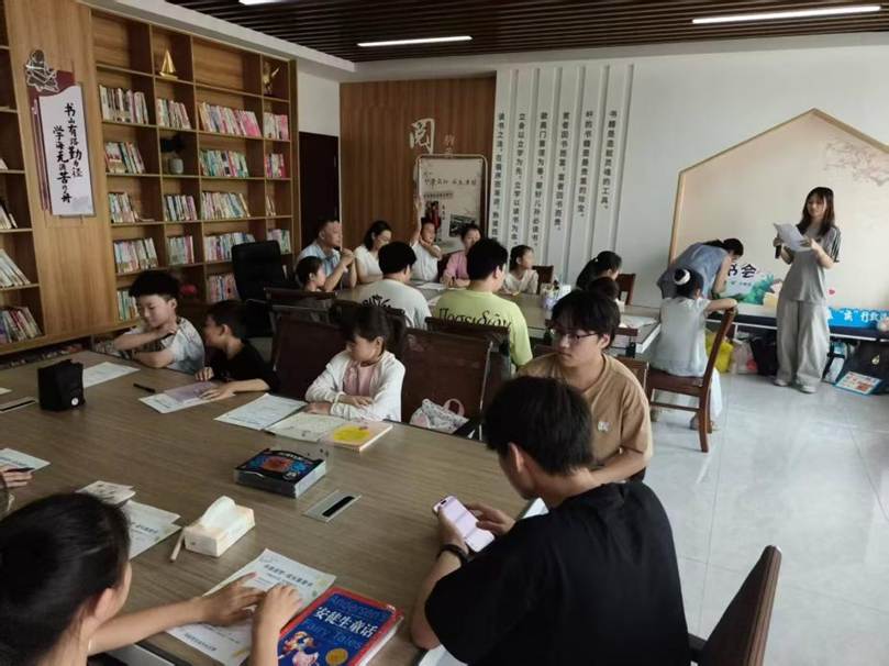 01图为实践活动画面。陈洪剑 供图